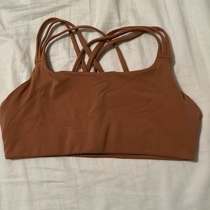 ATHLETA sports bra. Size Medium. Like new. Smoke free home.
